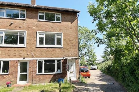 49 Cargreen Road, London, SE25 5AD