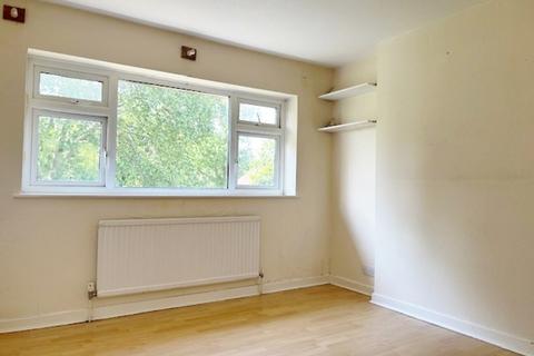 49 Cargreen Road, London, SE25 5AD