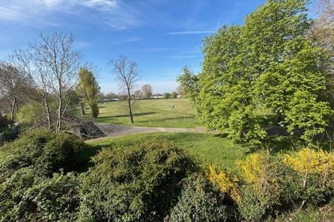 49 Cargreen Road, London, SE25 5AD