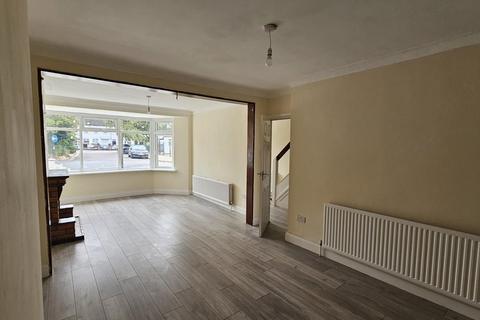 3 bedroom end of terrace house to rent, Lyon Park Avenue, Wembley