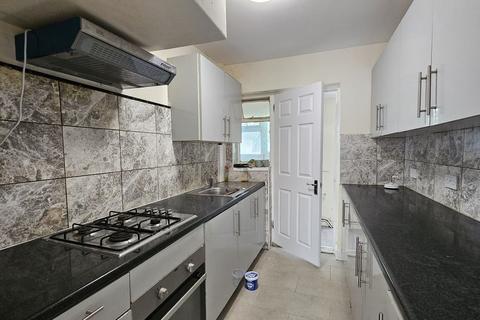 3 bedroom end of terrace house to rent, Lyon Park Avenue, Wembley