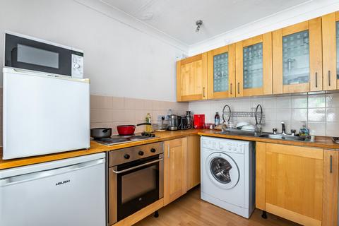 Studio to rent, Hull Close, London, SE16