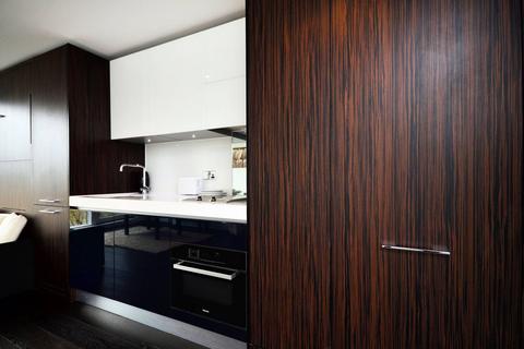 Studio for sale, Grosvenor Waterside, Westminster, London, SW1W