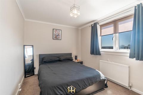 16 Abernethy Road, Broughty Ferry, Dundee, DD5 2PF