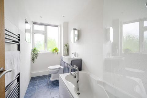 2 bedroom flat for sale, Albemarle Road, Beckenham, BR3