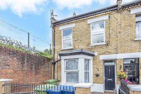 1 bedroom flat for sale, Colls Road, Peckham, London, SE15