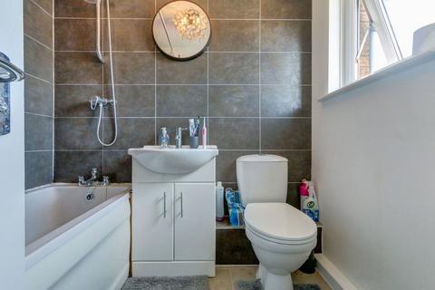 63 Bamburgh Drive, Pegswood, Morpeth, NE61 6TT