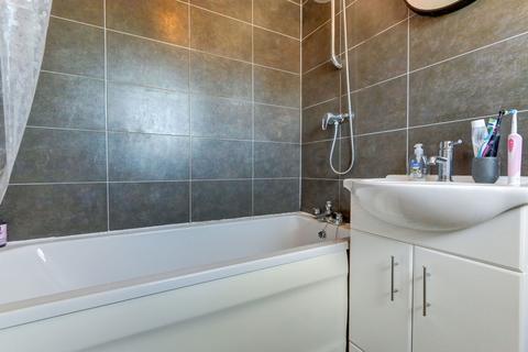 63 Bamburgh Drive, Pegswood, Morpeth, NE61 6TT