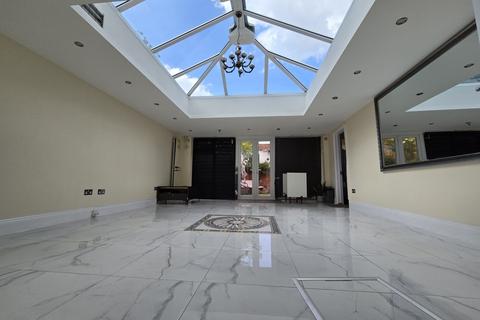 Studio to rent, Devonshire Hill Lane, Tottenham