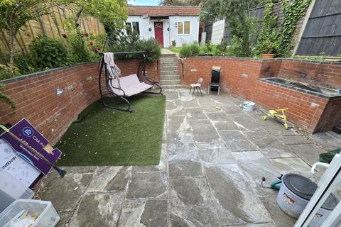 Studio to rent, Devonshire Hill Lane, Tottenham