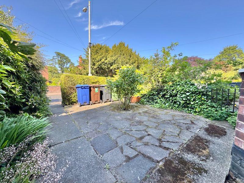 Front garden view 2