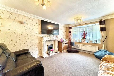 3 bedroom detached house for sale, Cowley Drive, MILKING BANK, DY1 2SS