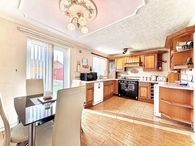 Dining kitchen