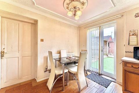 3 bedroom detached house for sale, Cowley Drive, MILKING BANK, DY1 2SS