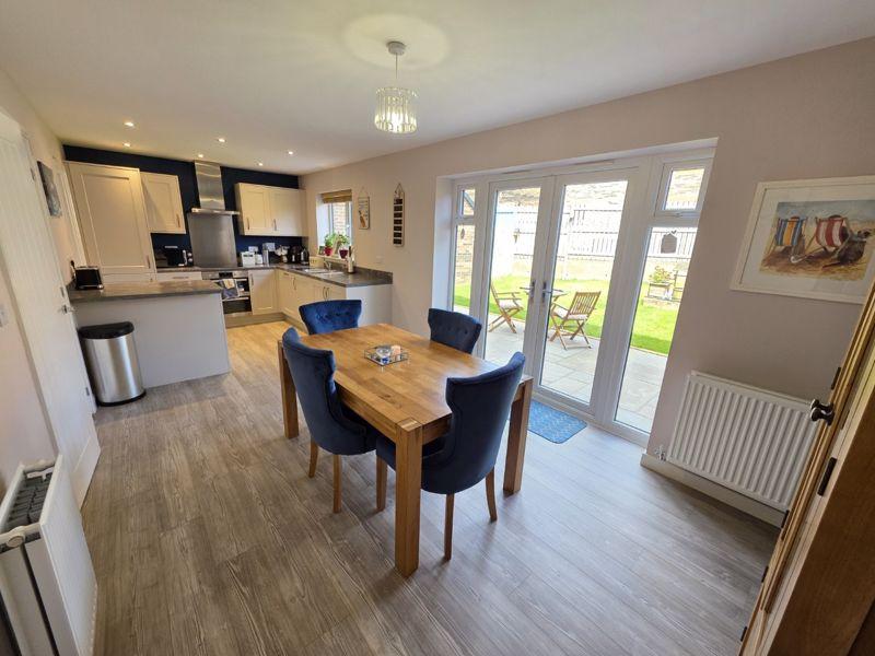Dining/Kitchen