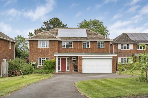 4 bedroom detached house for sale, Mill Close, Bookham