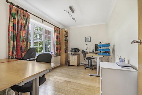 4 bedroom detached house for sale, Mill Close, Bookham