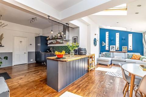 4 bedroom semi-detached house for sale, Andover Road, Southsea