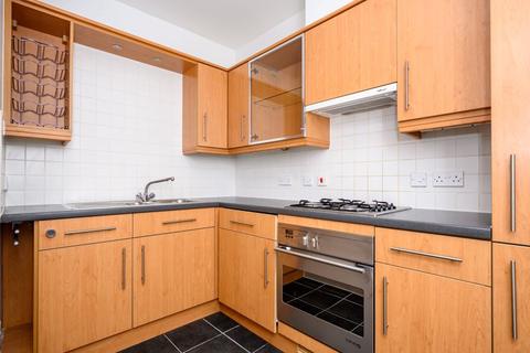 1 bedroom flat to rent, St Clements House, Church Street, Walton-on-Thames
