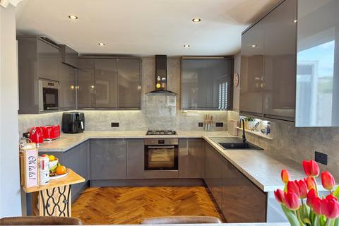 10 Chapel View, Loveclough, Rossendale, BB4 8FN