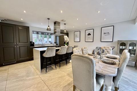 4 bedroom detached house for sale, Santesdune Way, High Wycombe HP14