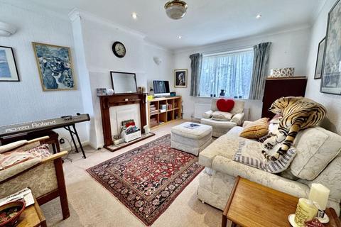 31 Highfield Road, Bourne End, SL8 5BE