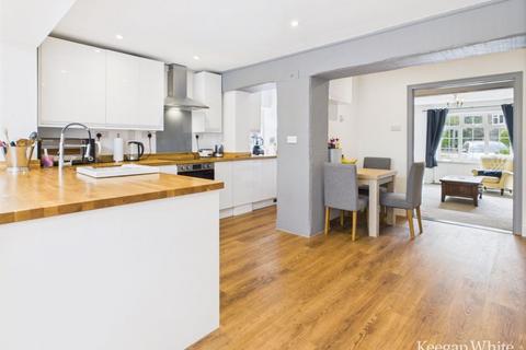 44 Beech Tree Road, Holmer Green, High Wycombe, HP15 6UT