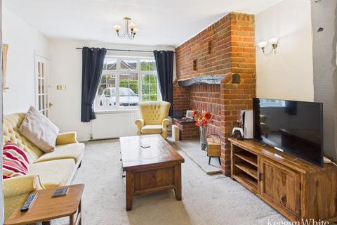 44 Beech Tree Road, Holmer Green, High Wycombe, HP15 6UT