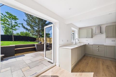 2 Anderson Drive, Stonehouse, GL10 2QL