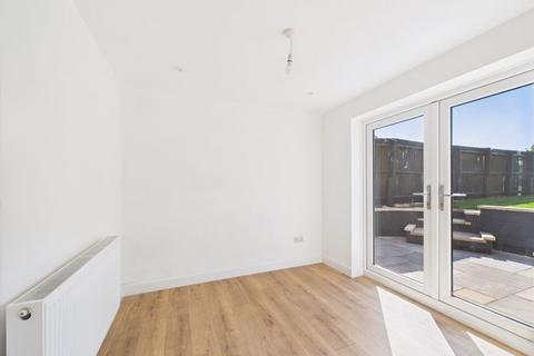 2 Anderson Drive, Stonehouse, GL10 2QL
