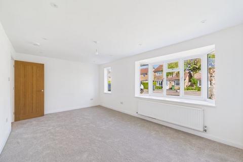 2 Anderson Drive, Stonehouse, GL10 2QL