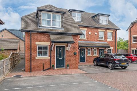 2 bedroom house for sale, Laburnum Court, Lymm