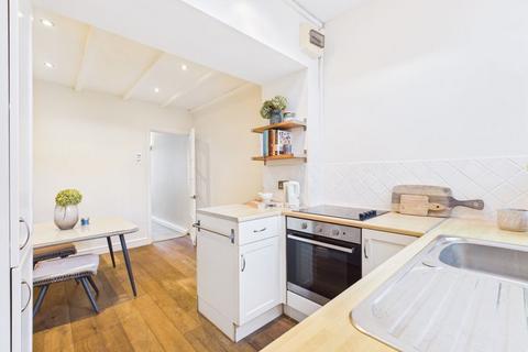 undefined, Treluswell, Penryn - Attractive character cottage