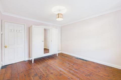 undefined, Treluswell, Penryn - Attractive character cottage