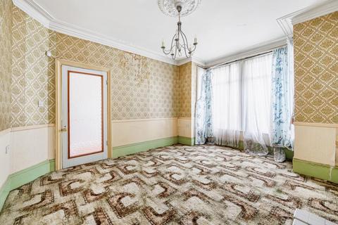 4 bedroom semi-detached house for sale, Willcott Road, Acton