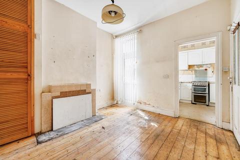 4 bedroom semi-detached house for sale, Willcott Road, Acton