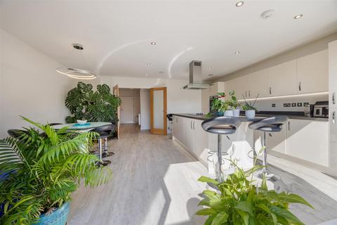 17 Baltic Way, Totnes, TQ9 5WY