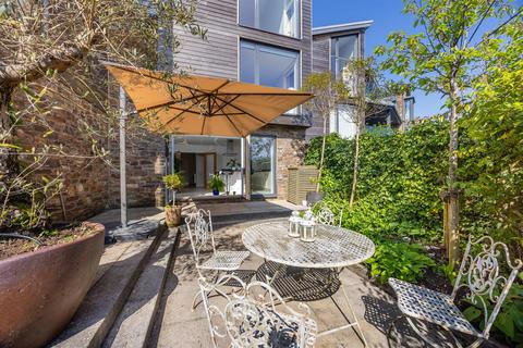 17 Baltic Way, Totnes, TQ9 5WY