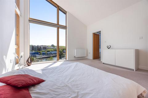 17 Baltic Way, Totnes, TQ9 5WY