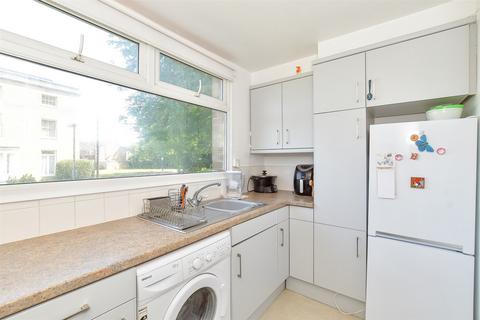 1 bedroom flat for sale, Purbrook Gardens, Waterlooville, Hampshire