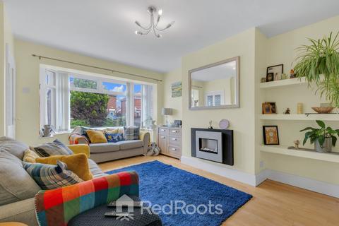 76 Crompton Avenue, Sprotbrough, Doncaster, DN5 8EE