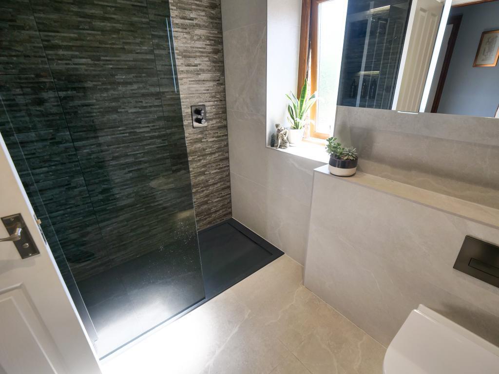 Shower Room Dual Aspect
