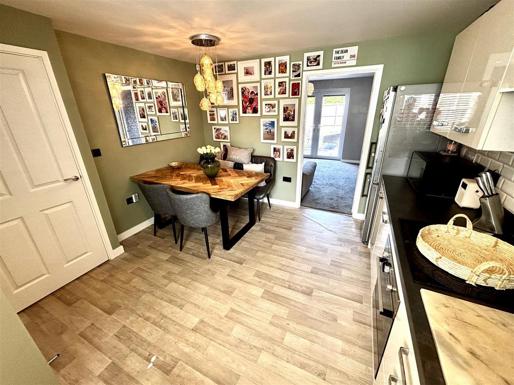 Open Plan Kitchen and Dining Room