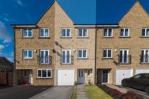 4 bedroom townhouse for sale, Birkhead Close, Huddersfield HD8