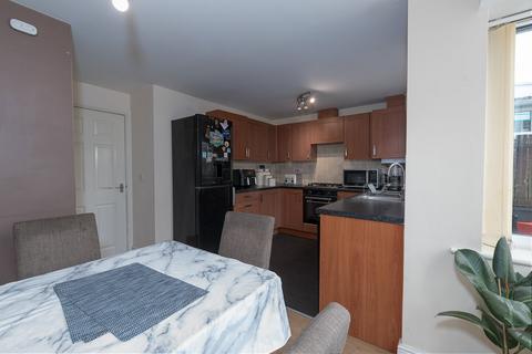 4 bedroom townhouse for sale, Birkhead Close, Huddersfield HD8