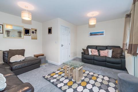 14 Birkhead Close, Kirkburton, Huddersfield, HD8 0GS