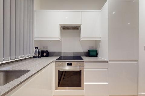 2 bedroom flat to rent, Riverbank Way