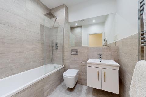 2 bedroom flat to rent, Riverbank Way