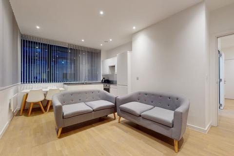 2 bedroom flat to rent, Riverbank Way