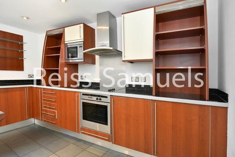 3 bedroom apartment to rent, Newton Place, Canary Wharf,London E14